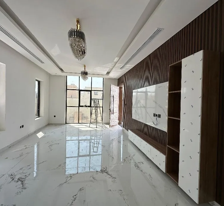 luxurious villa for rent image 5