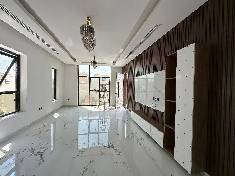 luxurious villa for rent image 5