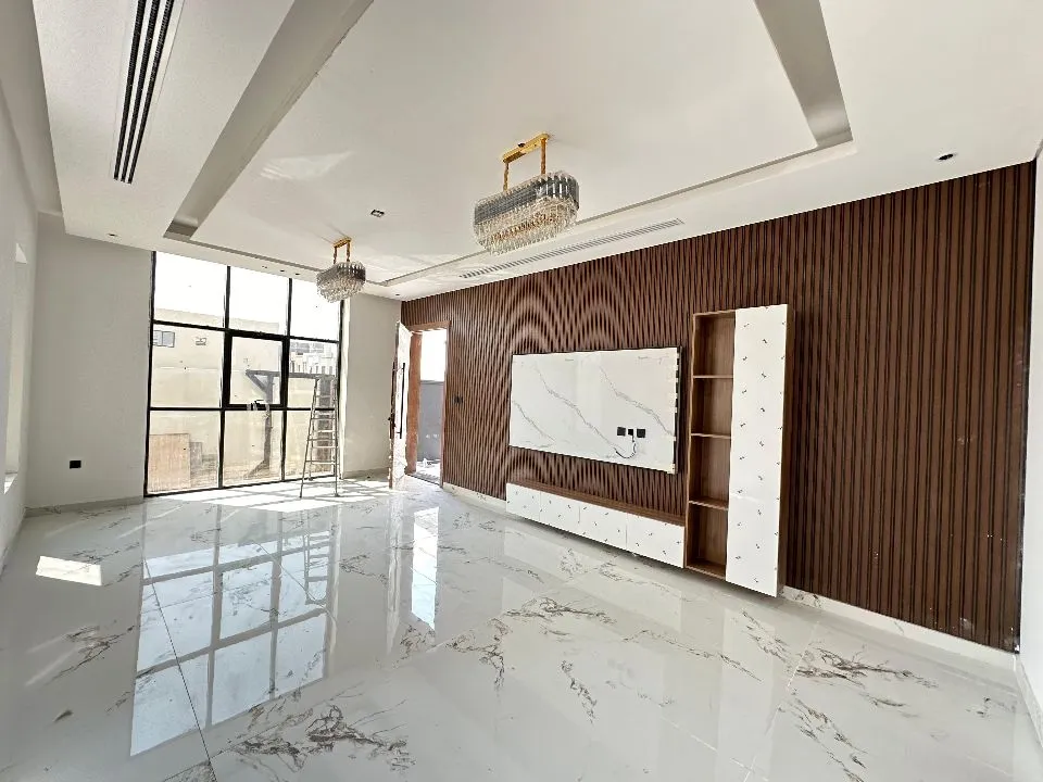 luxurious villa for rent image 6