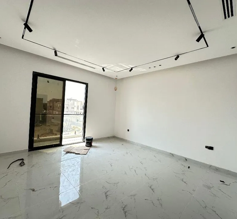 luxurious villa for rent image 2